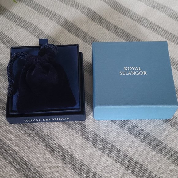 Royal Selangor Necklace - Picture 3 of 6